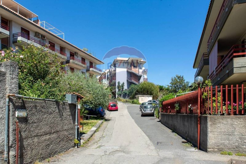 Apartamento en Aci Castello