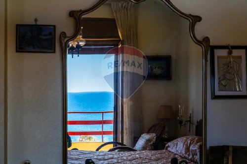 Apartamento em Aci Castello