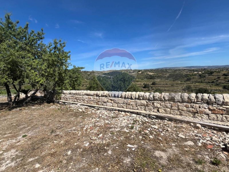 Semi-detached house in Modica