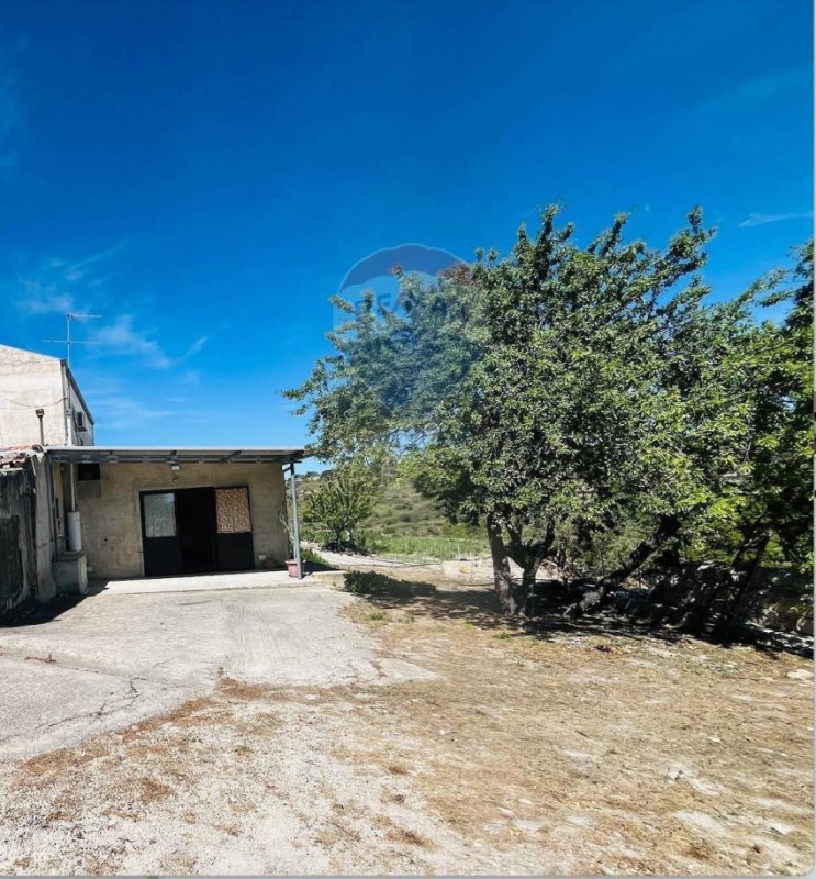 Semi-detached house in Modica