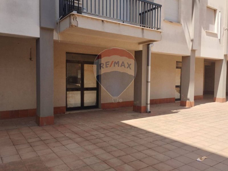 Commercial property in Vittoria