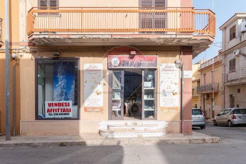 Commercial property in Rosolini