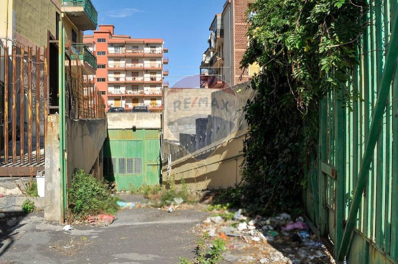 Zakelijk onroerend goed in Catanië