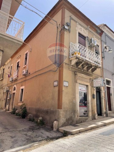 Commercial property in Comiso