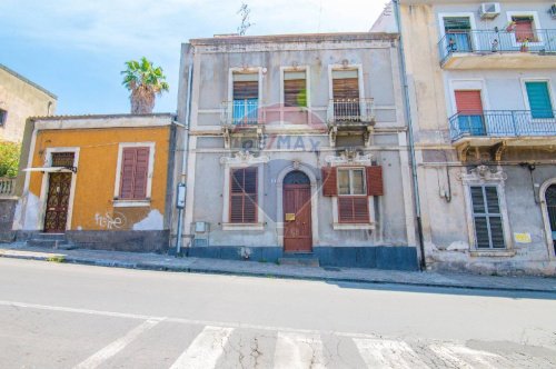 Half-vrijstaande woning in Catanië