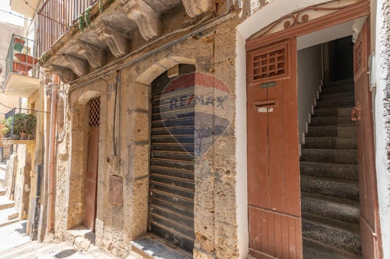 Vrijstaande woning in Caltagirone