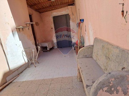 Detached house in Motta Sant'Anastasia