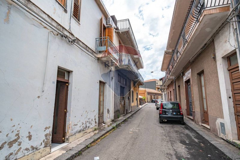 Half-vrijstaande woning in Santa Venerina