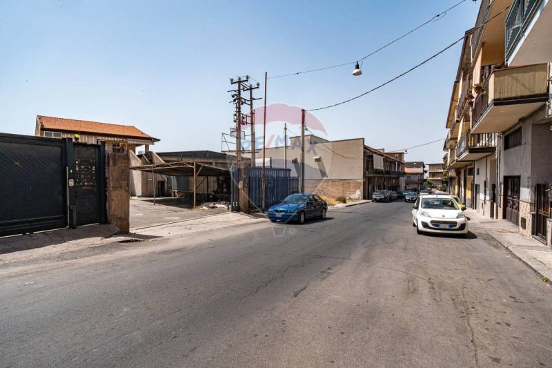 Edifício comercial em Biancavilla