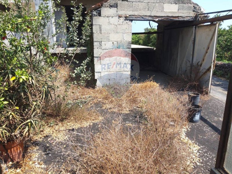 Vrijstaande woning in Acireale