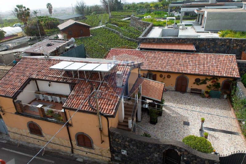 Maison individuelle à Fiumefreddo di Sicilia