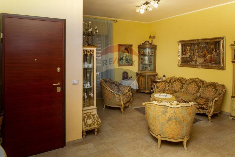 Apartamento em Aci Catena