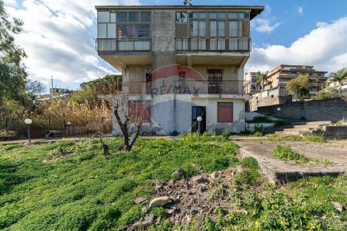 House in Motta Sant'Anastasia