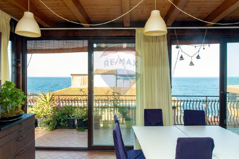 Apartment in Aci Castello