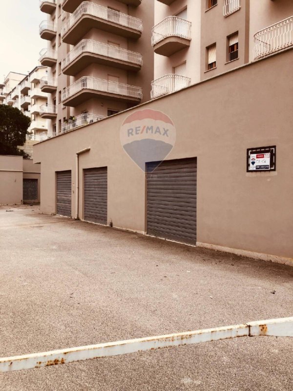 Inmueble comercial en Alcamo