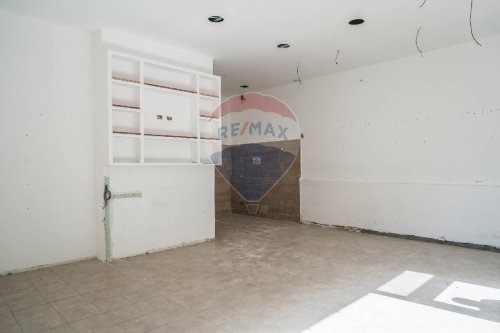 Commercial property in Enna