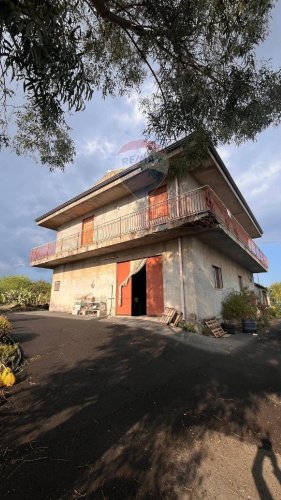 Vrijstaande woning in Belpasso