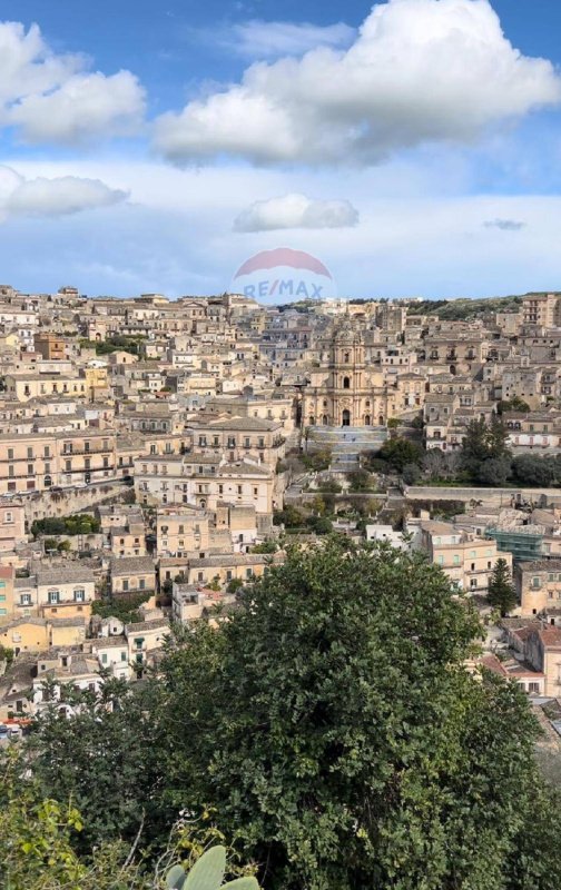 Detached house in Modica