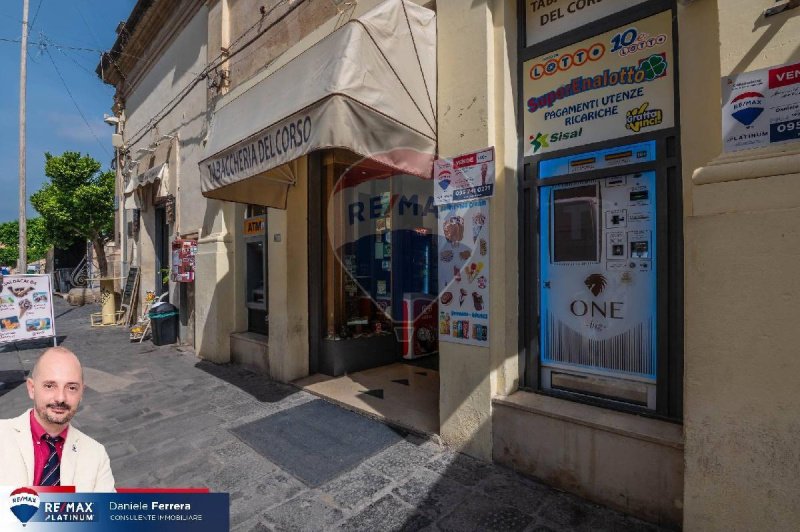 Commercial property in Noto