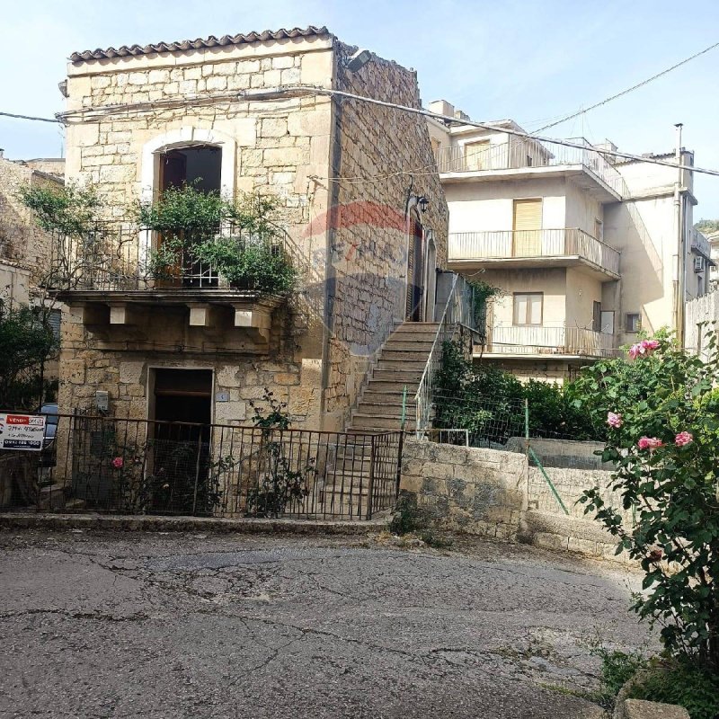 Vrijstaande woning in Modica