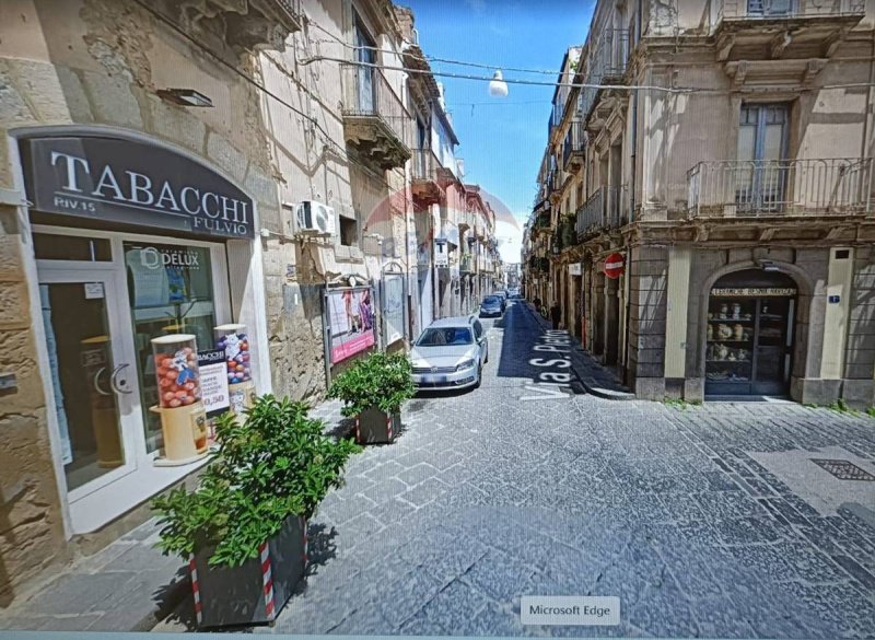 Edifício comercial em Caltagirone