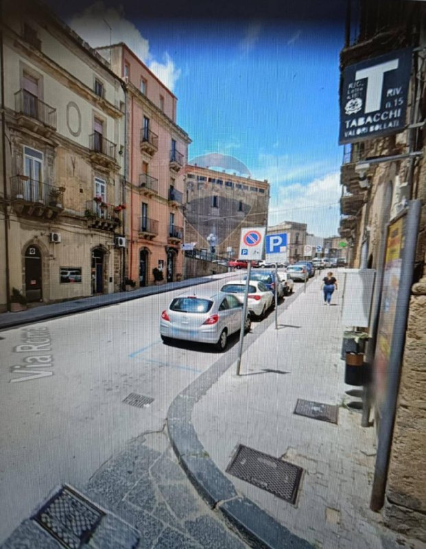 Edifício comercial em Caltagirone