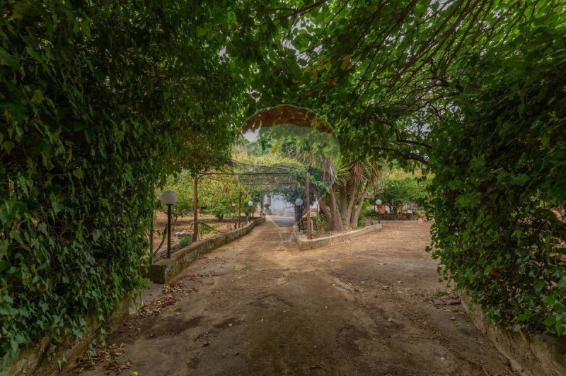 Vrijstaande woning in Caltagirone