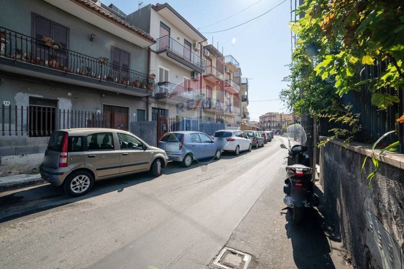 Half-vrijstaande woning in Catanië