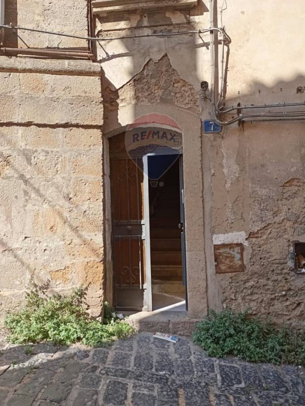 Casa geminada em Caltagirone