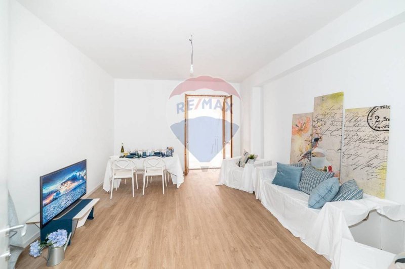 Apartamento em Aci Castello