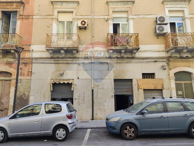 Edifício comercial em Siracusa