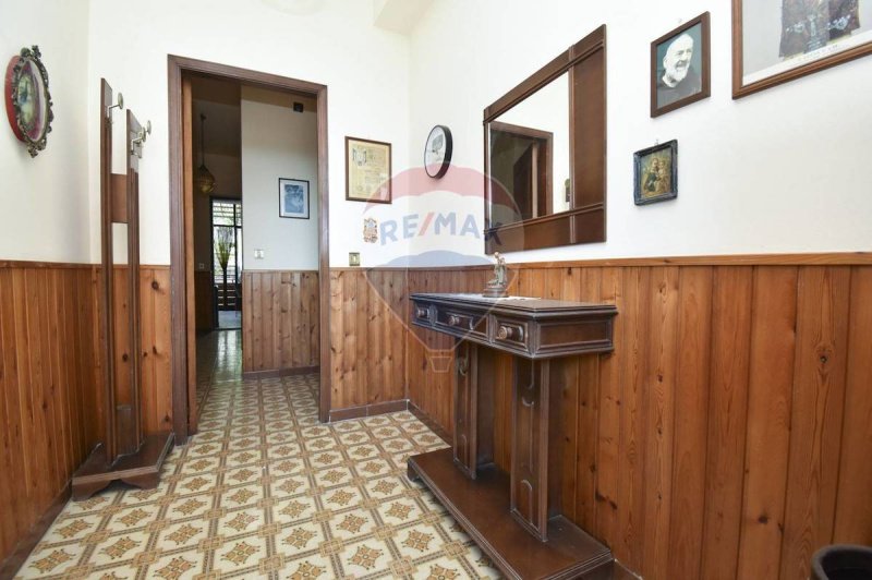 Vrijstaande woning in Acireale