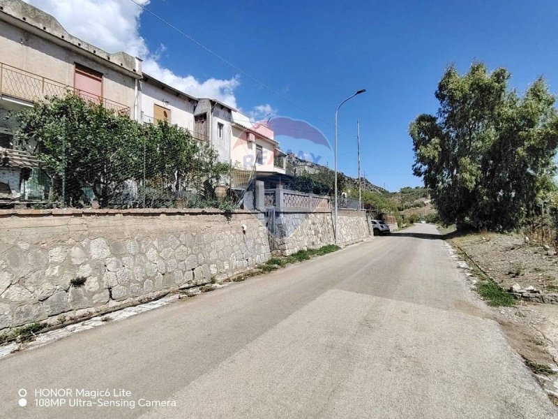 Vrijstaande woning in Caccamo