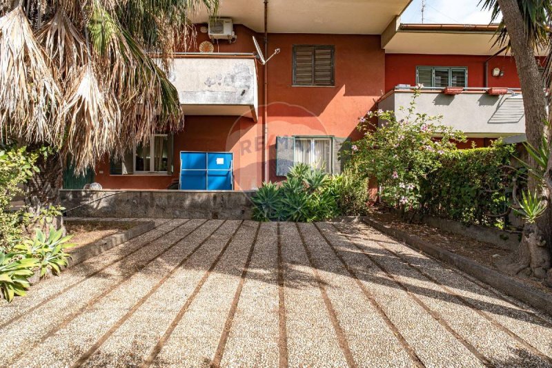 Terraced house in Aci Catena