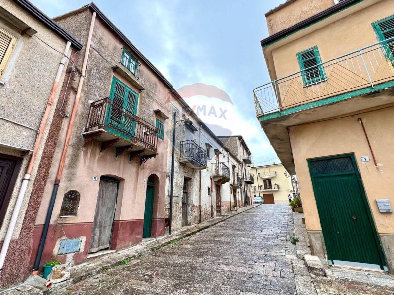 Apartment in Santa Cristina Gela