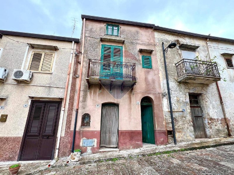 Apartment in Santa Cristina Gela