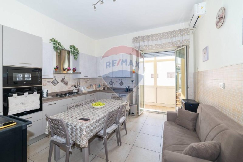 Apartamento em Aci Catena