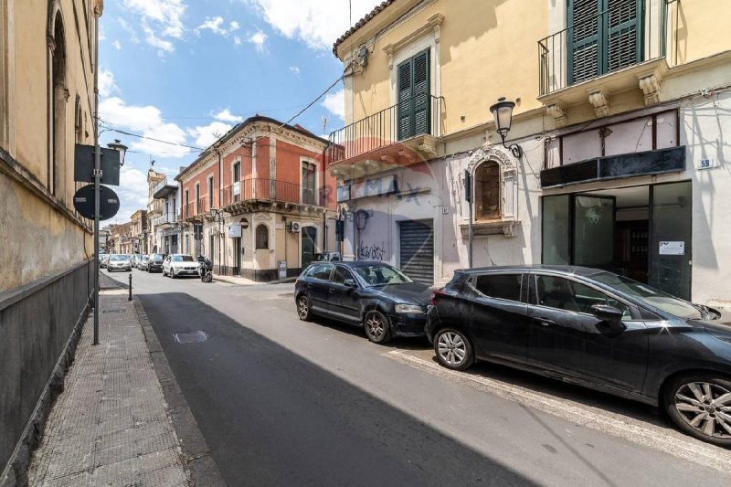 Zakelijk onroerend goed in San Giovanni la Punta