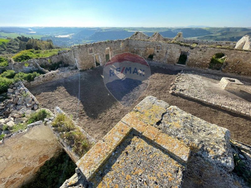 Schloss in Licodia Eubea