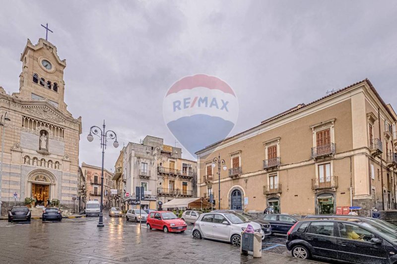 Casa geminada em Adrano