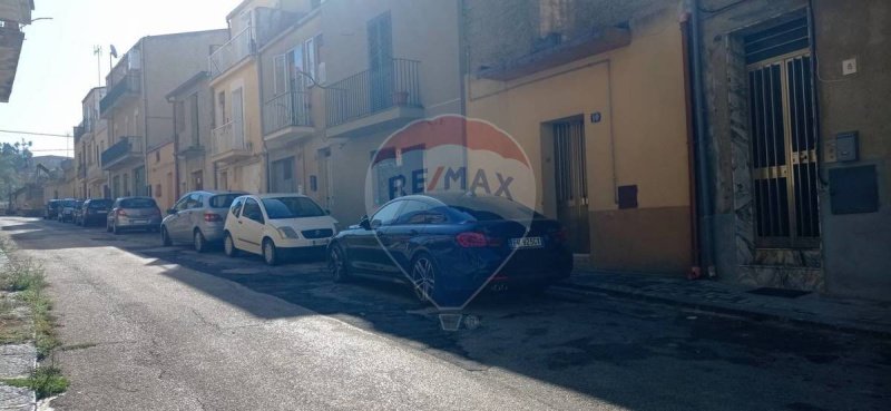 Vrijstaande woning in Caltagirone