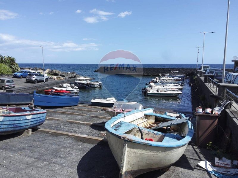 Vrijstaande woning in Aci Castello