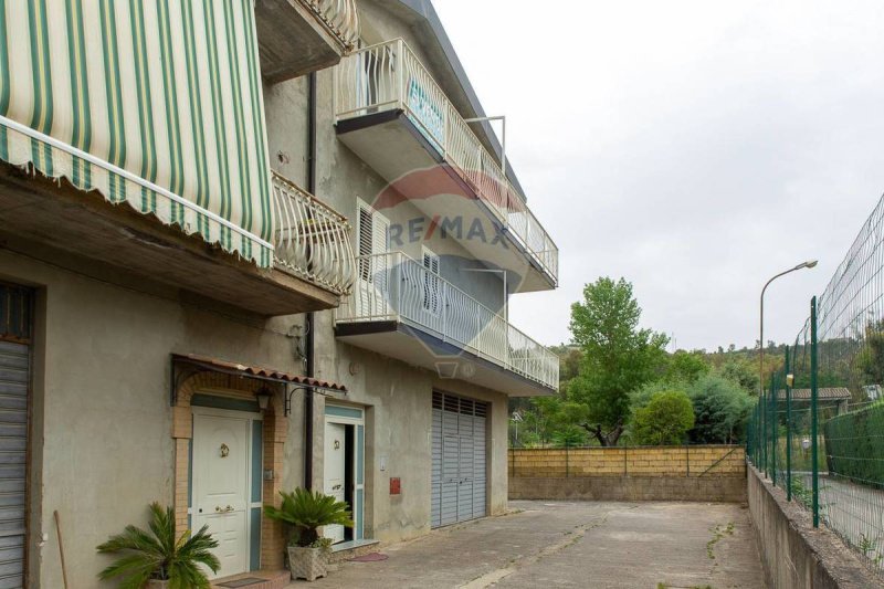 Half-vrijstaande woning in Piazza Armerina