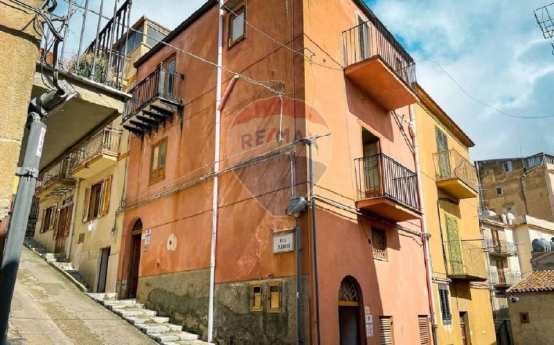 Vrijstaande woning in Caccamo