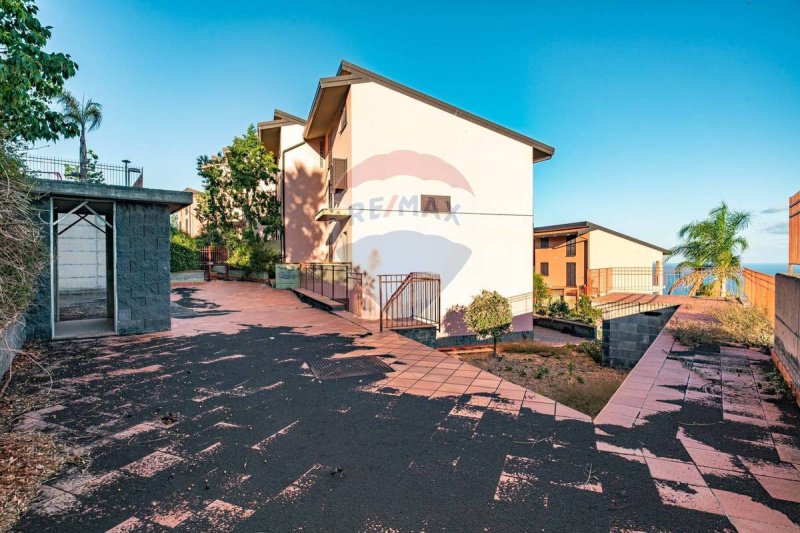 Terraced house in Aci Castello