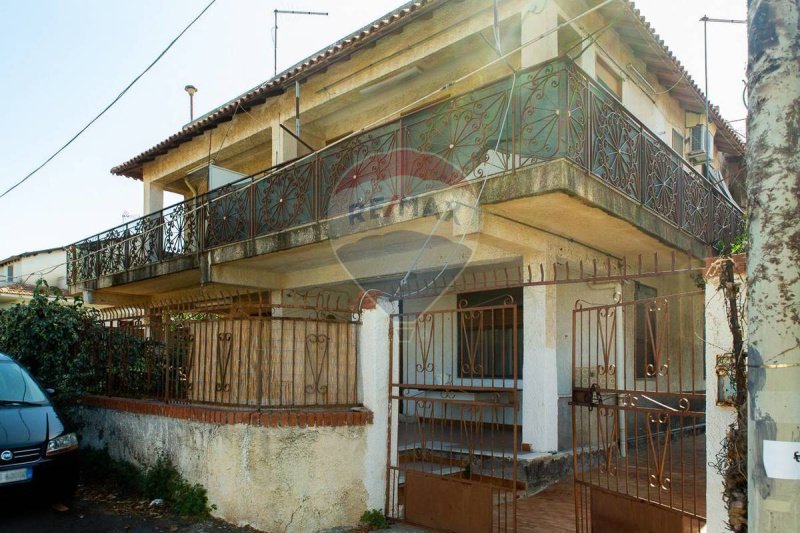 Casa geminada em Catânia