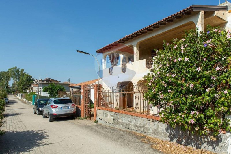 Half-vrijstaande woning in Catanië