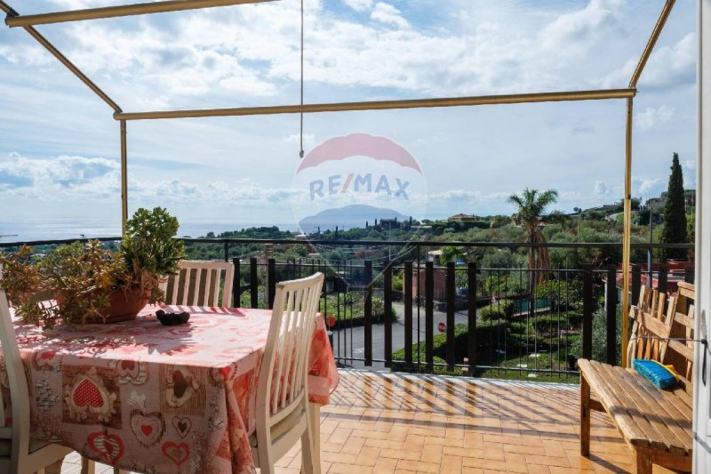 Appartement in Aci Castello