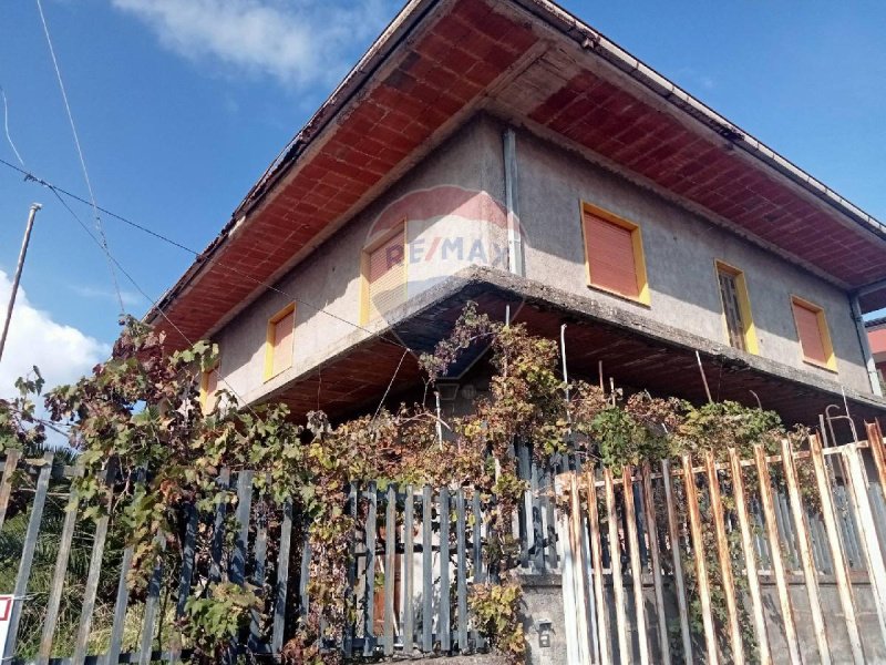 Casa em Camporotondo Etneo