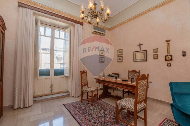 Apartamento em Noto